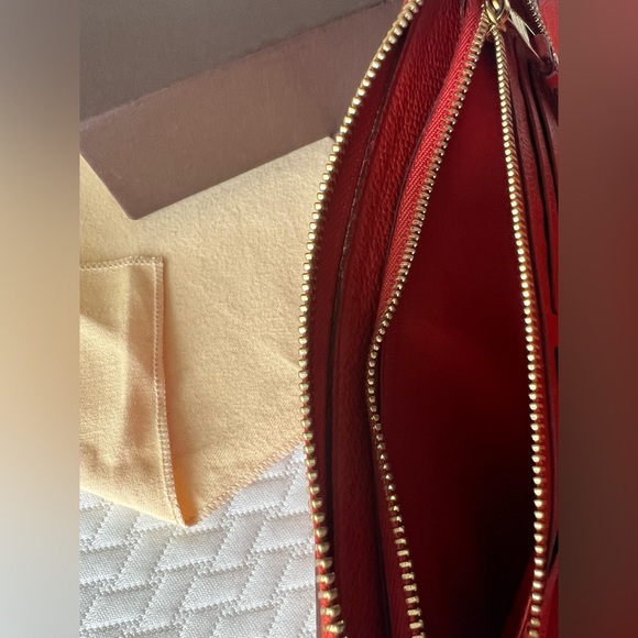 Louis Vuitton empreinte secret zip around wallet in good condition. - Picture 6 of 8